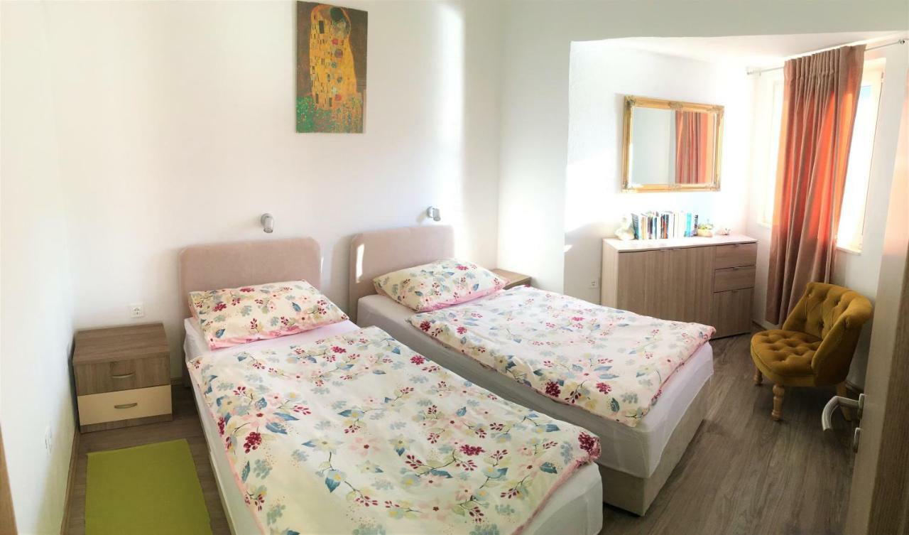 Apartments Kurelja Lastovo Екстер'єр фото