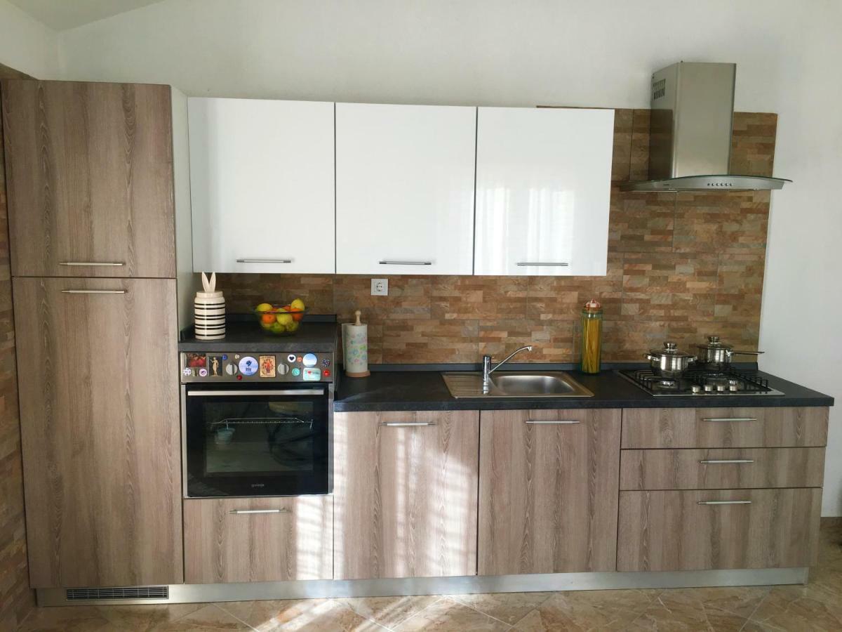 Apartments Kurelja Lastovo Екстер'єр фото