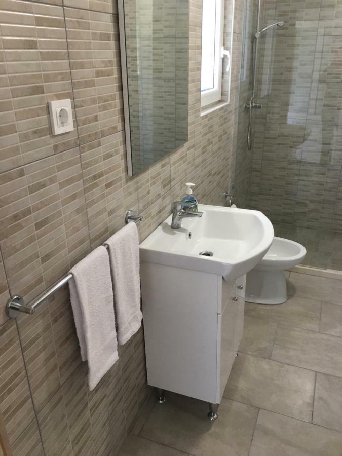 Apartments Kurelja Lastovo Екстер'єр фото